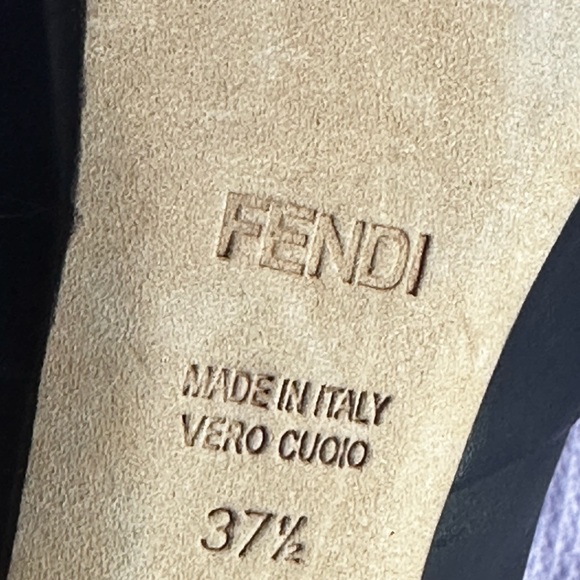 Fendi boots size 7 - Picture 2 of 4